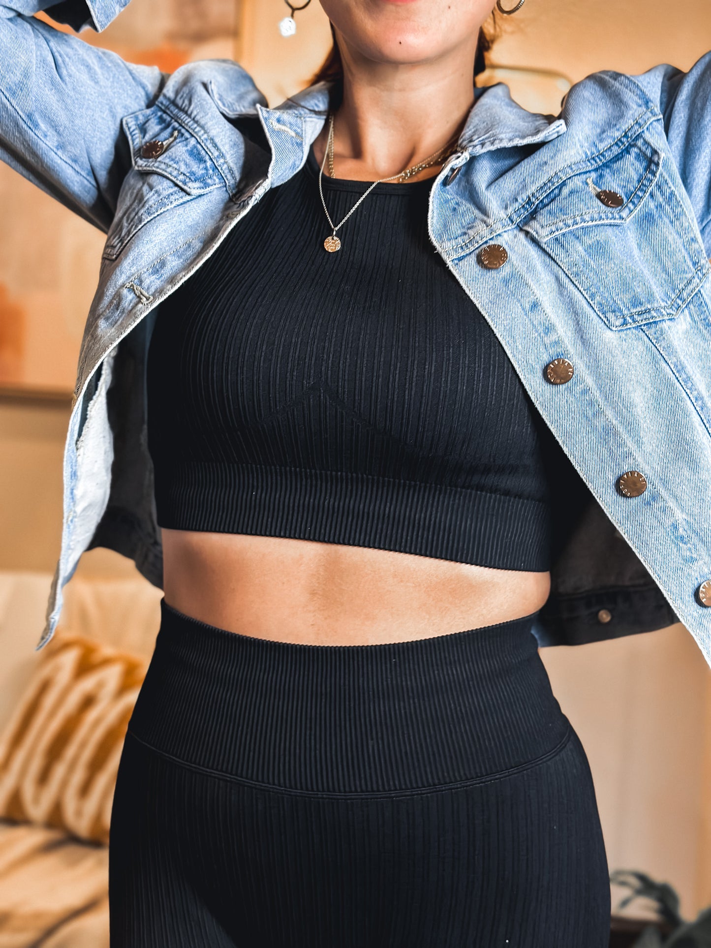 Seamless Ribbed Black Crop Top Bra